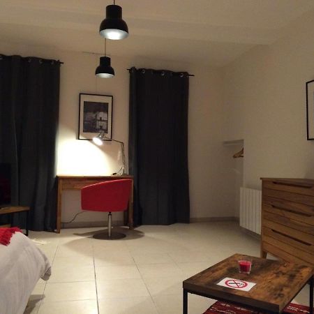 Le Studio Du Chateau Auriac-sur-Vendinelle Εξωτερικό φωτογραφία