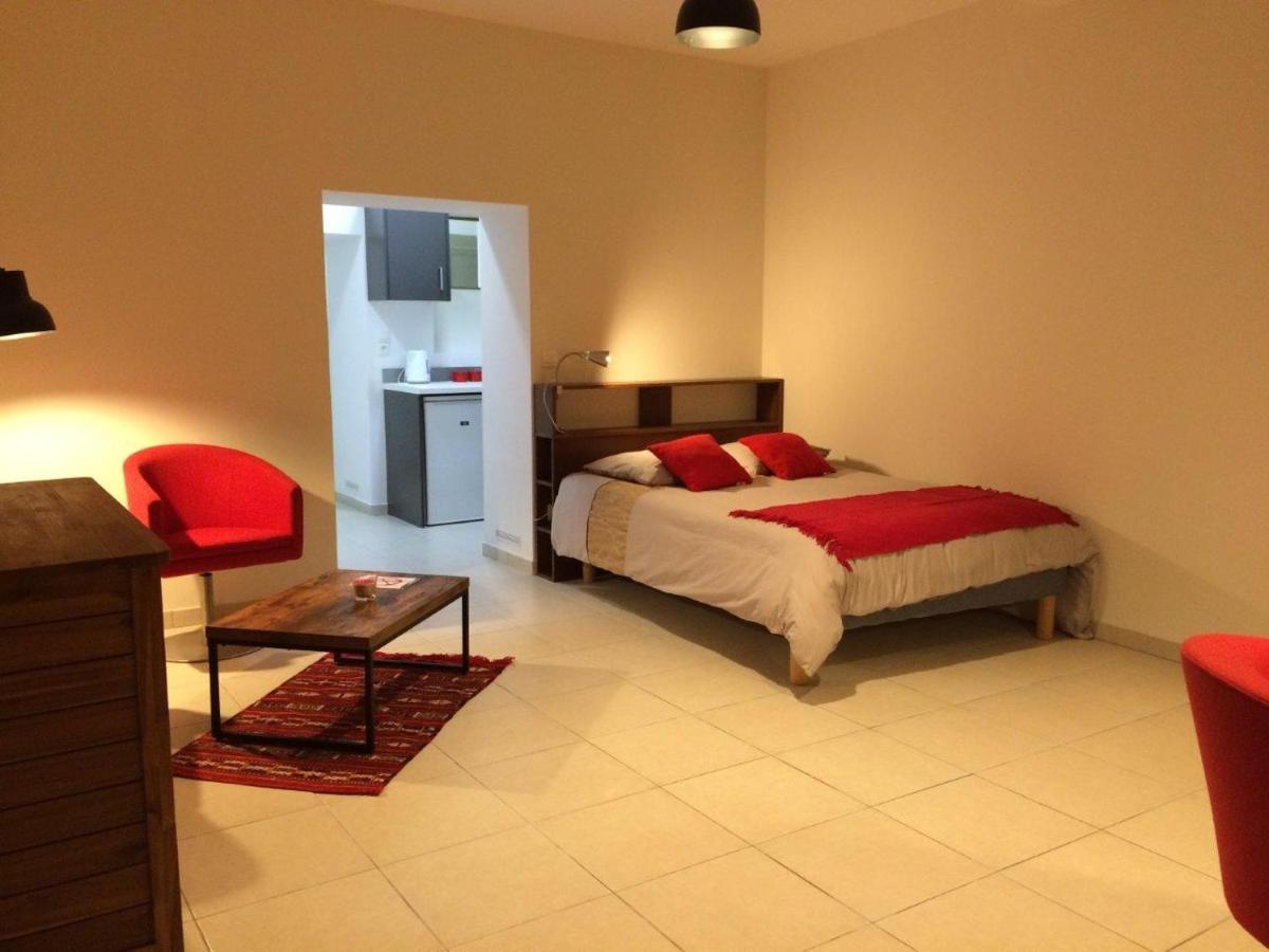 Le Studio Du Chateau Auriac-sur-Vendinelle Εξωτερικό φωτογραφία
