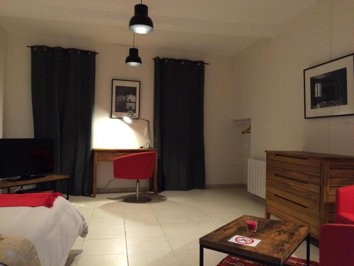 Le Studio Du Chateau Auriac-sur-Vendinelle Εξωτερικό φωτογραφία